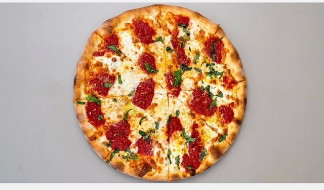 Pizza Margherita.