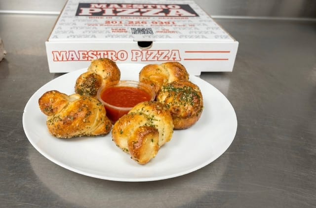 Garlic Knots (5).